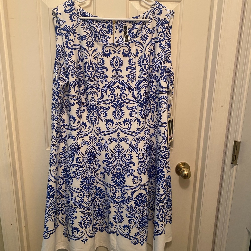 NWT Julian Taylor Blue and White Damask Patterned Sleeveless Dress